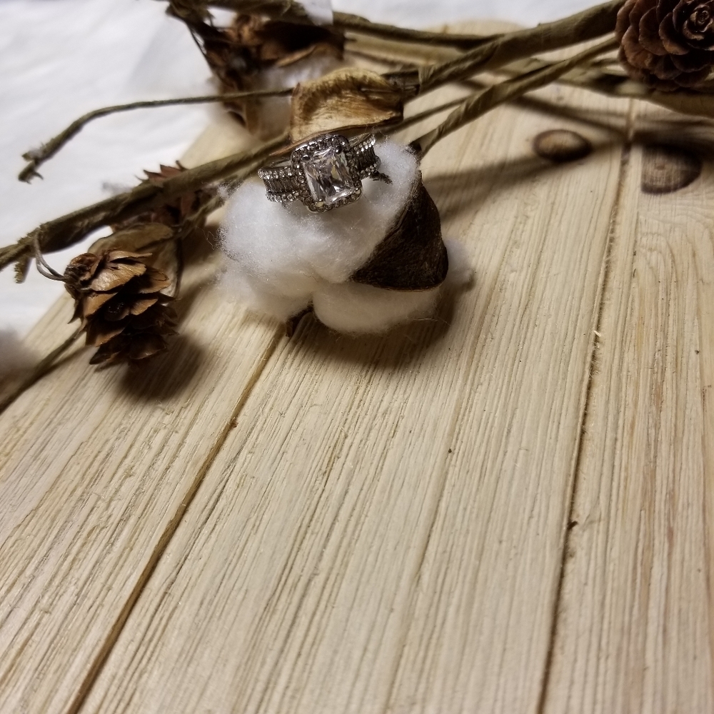 💍💍Exquisite Natural White Sapphire Emerald Cut Ring💍💍 - Picture 10 of 10